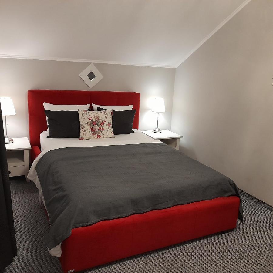 Casa Alina Hotell Deva Exteriör bild