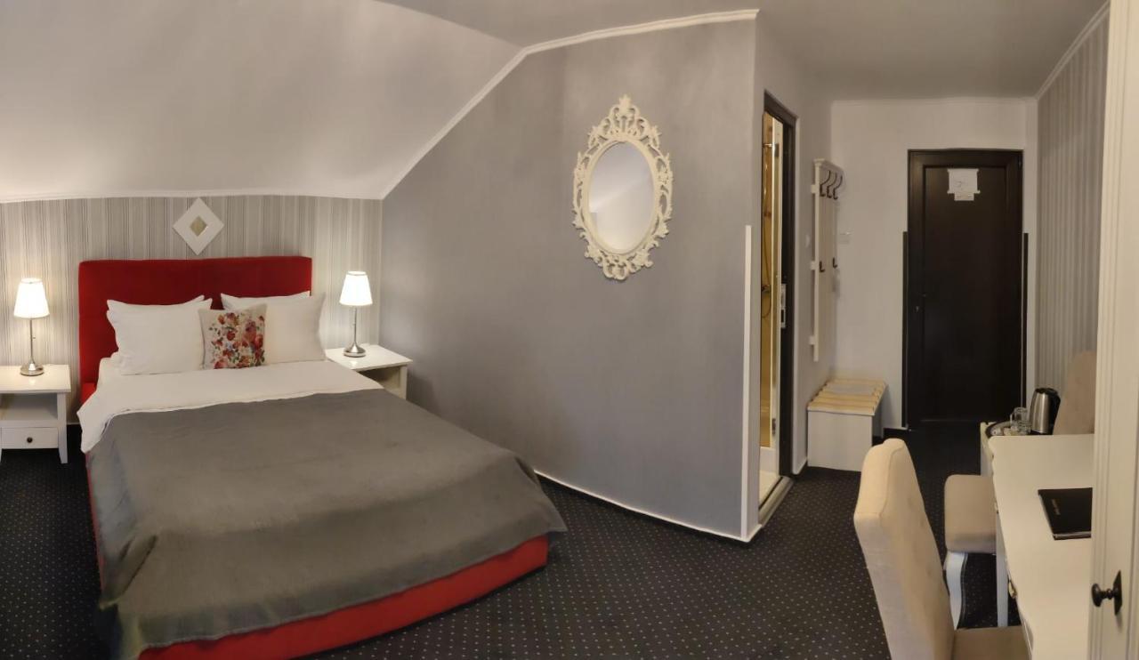 Casa Alina Hotell Deva Exteriör bild