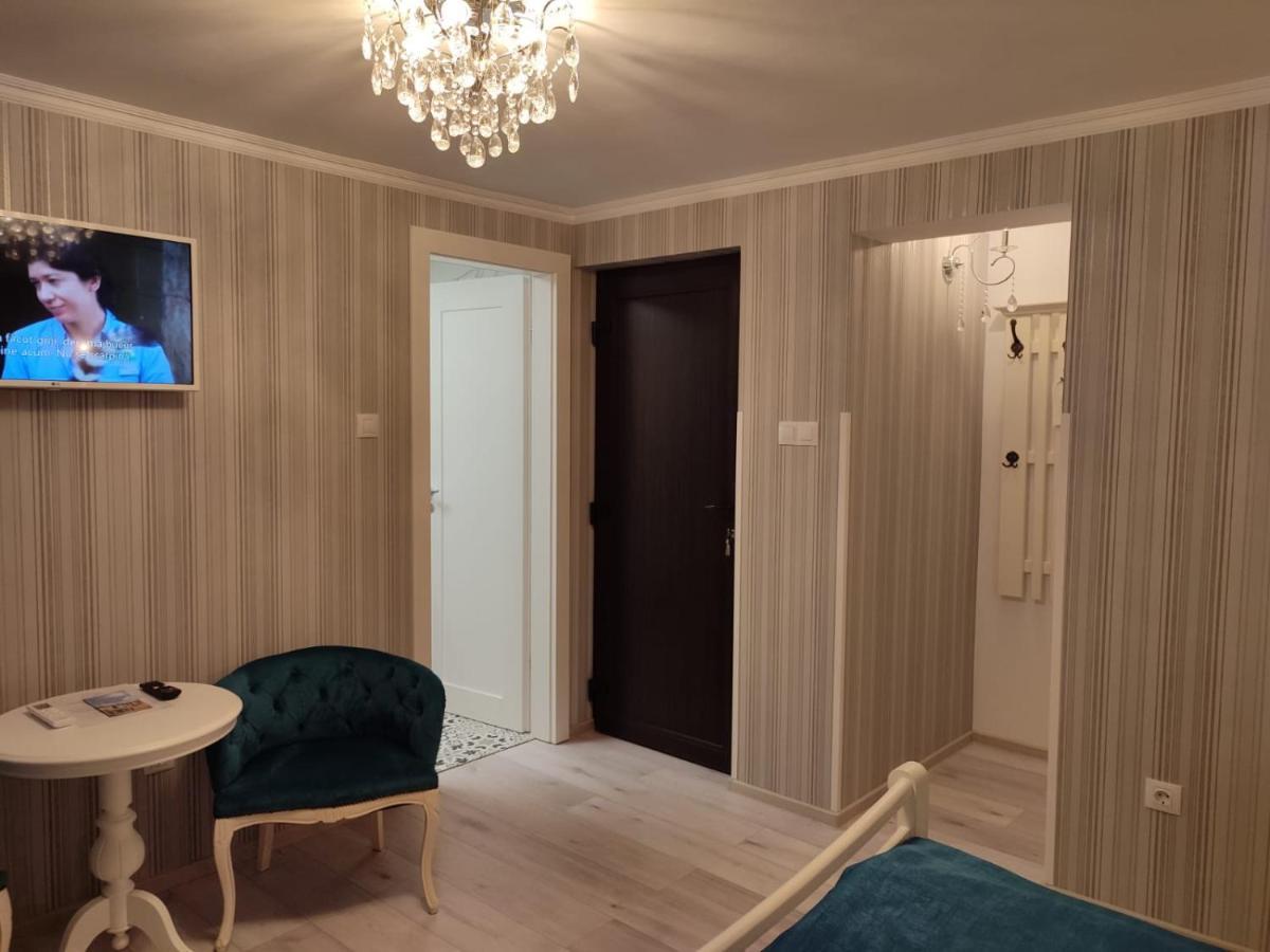 Casa Alina Hotell Deva Exteriör bild