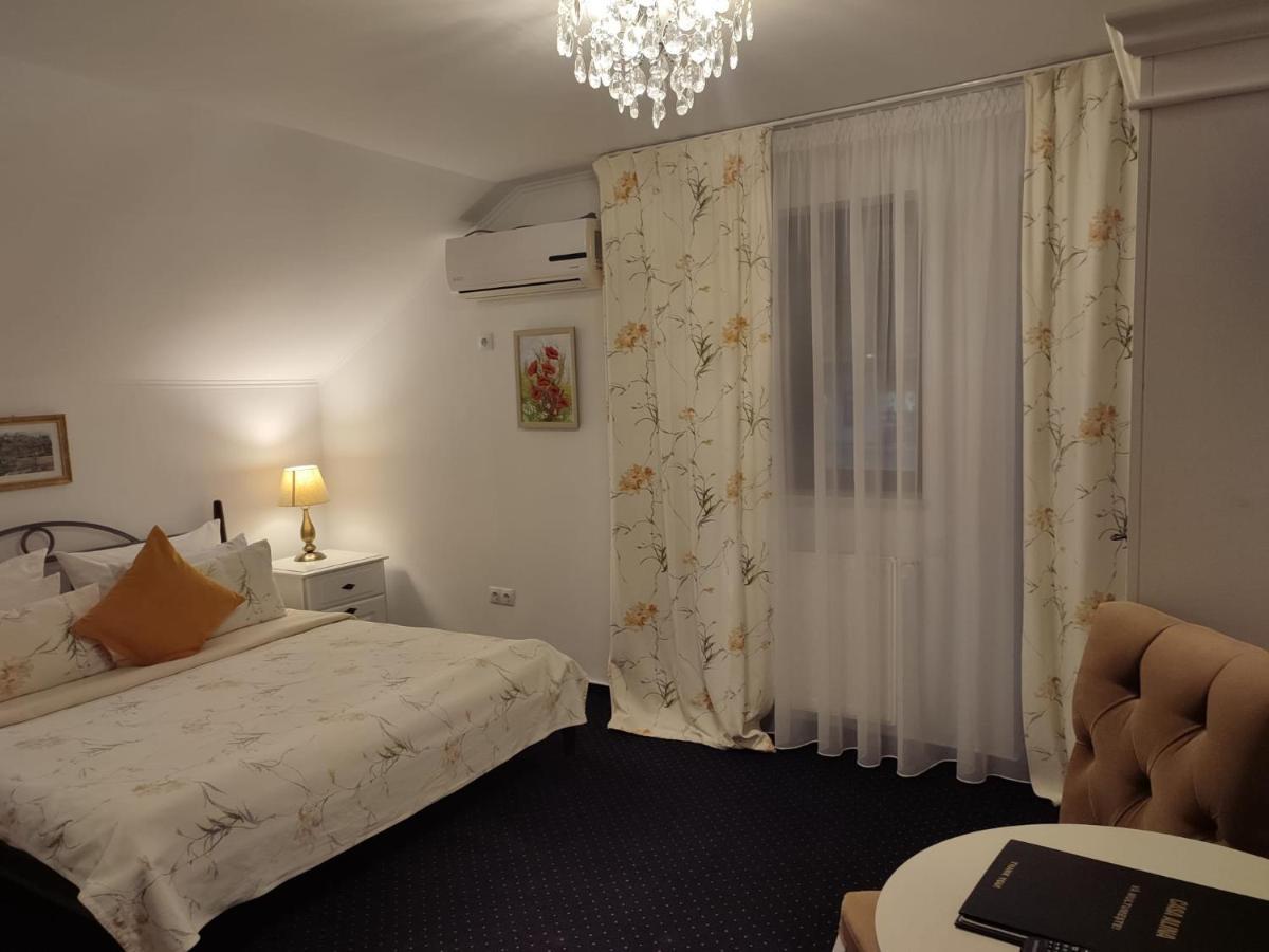 Casa Alina Hotell Deva Exteriör bild
